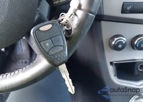 2010 Chrysler Sebring Limited z USA, uszkodzony, nr VIN 1C3CC5FB3AN135444